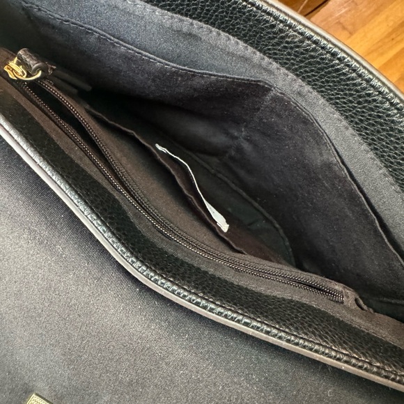 Black Liz Claiborne Gold Chainlink Everyday Shoulder Bag - Picture 7 of 7